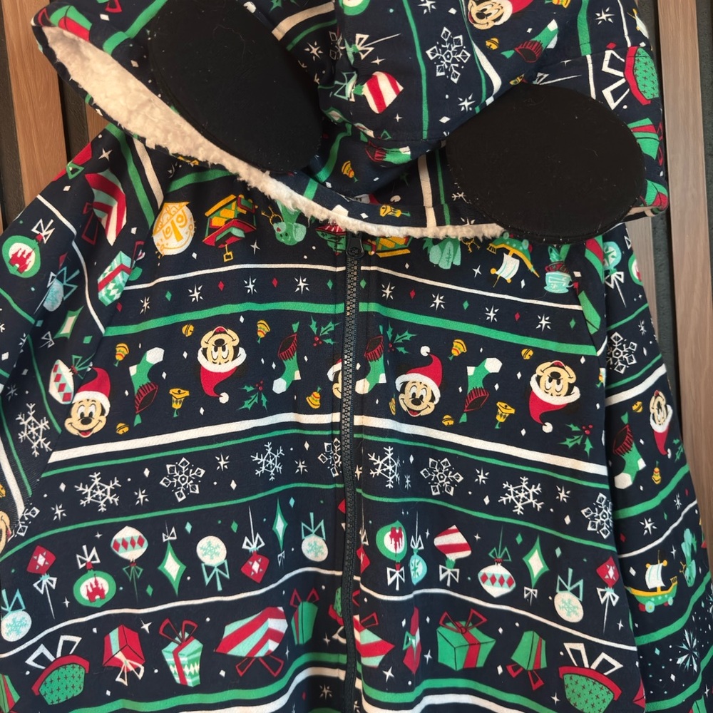 Disney XMAS Holiday Pajama Suit - Picture 4 of 12